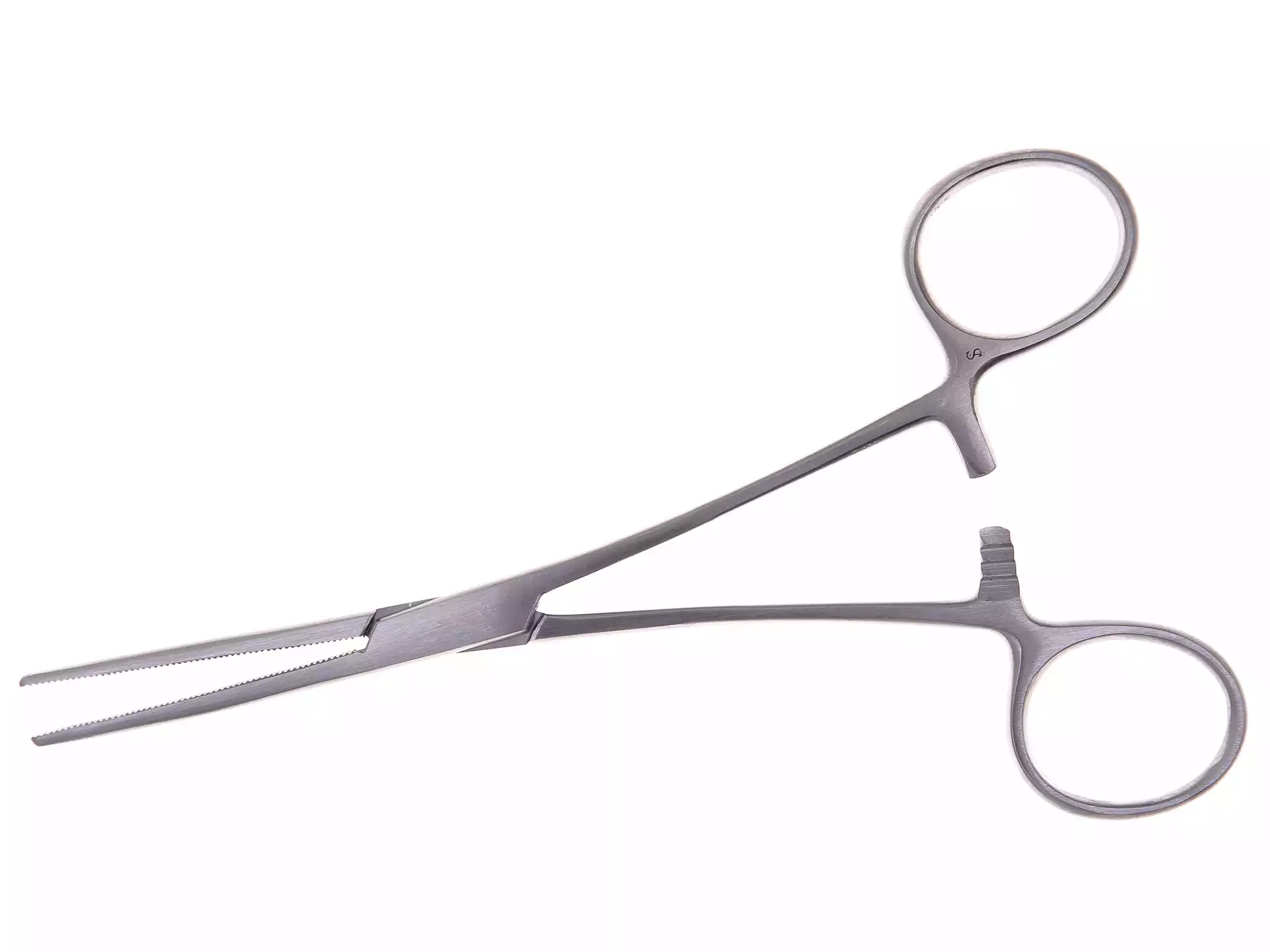 Зажим 17-252, кровоостанавливающий, зубчатый, прямой №1, длина 160мм, аналог З-92